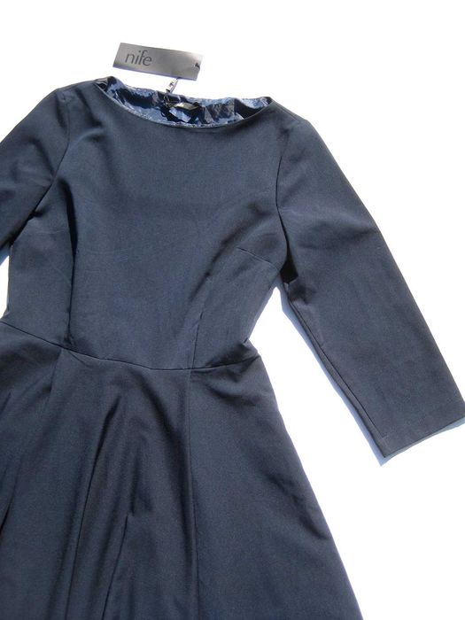 Деловое тёмно синее расклешённое платье с рукавом бренд Nife Польша М