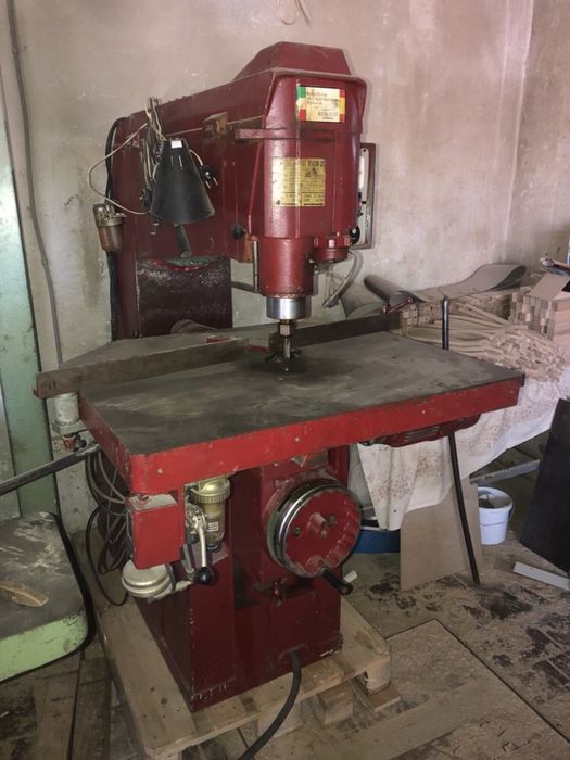 Фрезерный вертикальный станок SCM. Производитель:Италия!