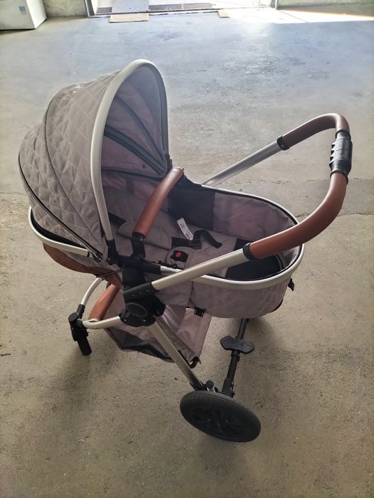 Carrinho de bebê como Novo com muito pouco uso
