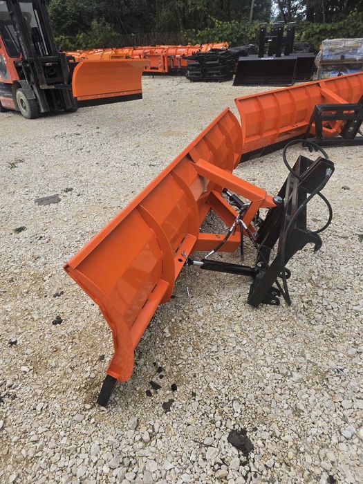 Odśnieżarka – pług do tura i tuza – szerokości od 1,5 m – transport