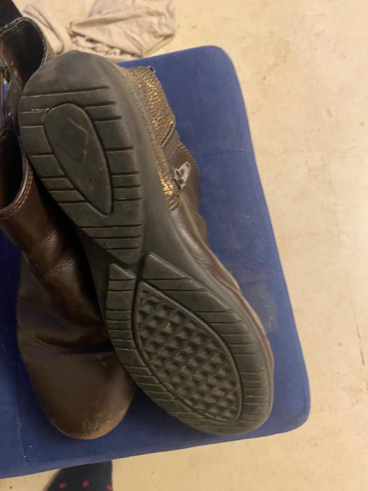 Botas castanhas elegantes