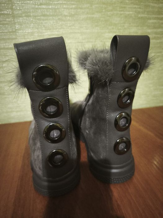 Зимові чоботи  жіночі р.36