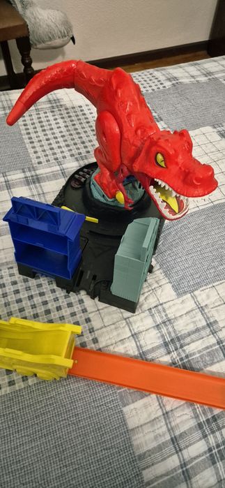 pista Hot Wheels City T-Rex Rampage