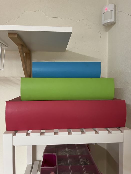 Caixas em forma de livro quarto criança