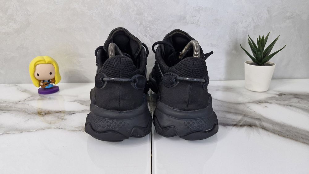 Кросівки Adidas Ozweego.Розмір 39