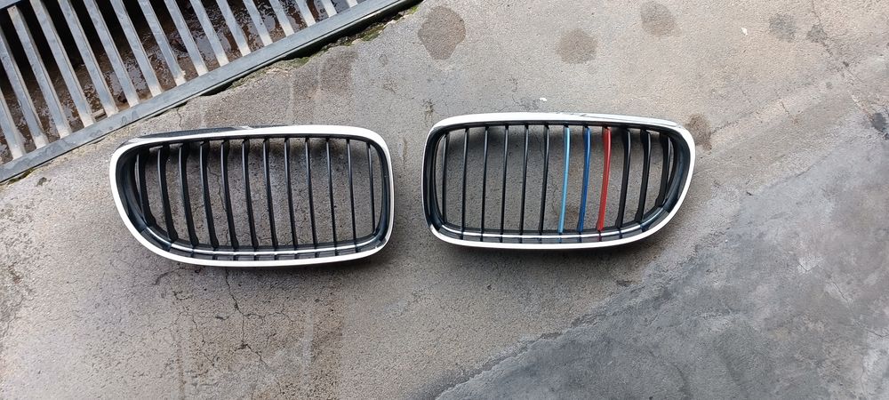 Grelhas originais para BMW e90, e91, e92.
