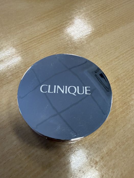 Puder Clinique Redness Solutions