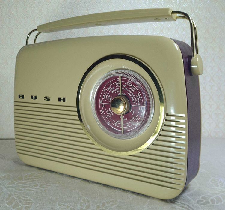 Винтажный радиоприемник марки Bush TR82/97.Новый ,рабочий.Англия.