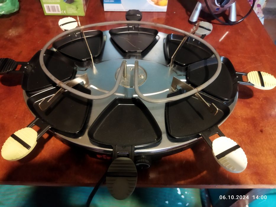 Продам єлектро гриль раклетницю