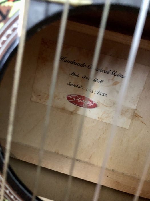 Vendo duas guitarras em bom estado !!