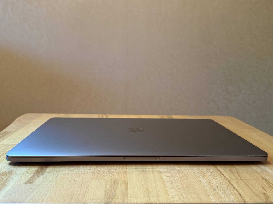 MacBook Pro 16 2019 16 512 i9 100% акб
