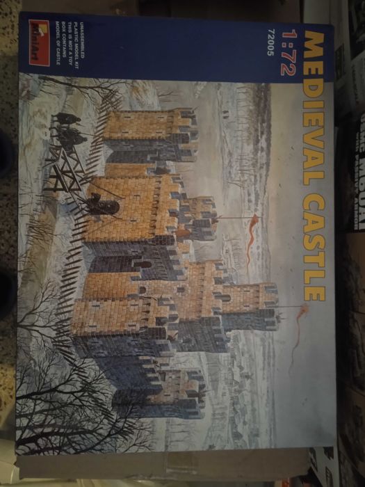 Model plastikowy zamek średniowieczny skala 1/72