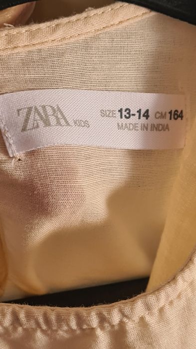 Vestido Zara para menina 13-14 Anos. Cor creme.