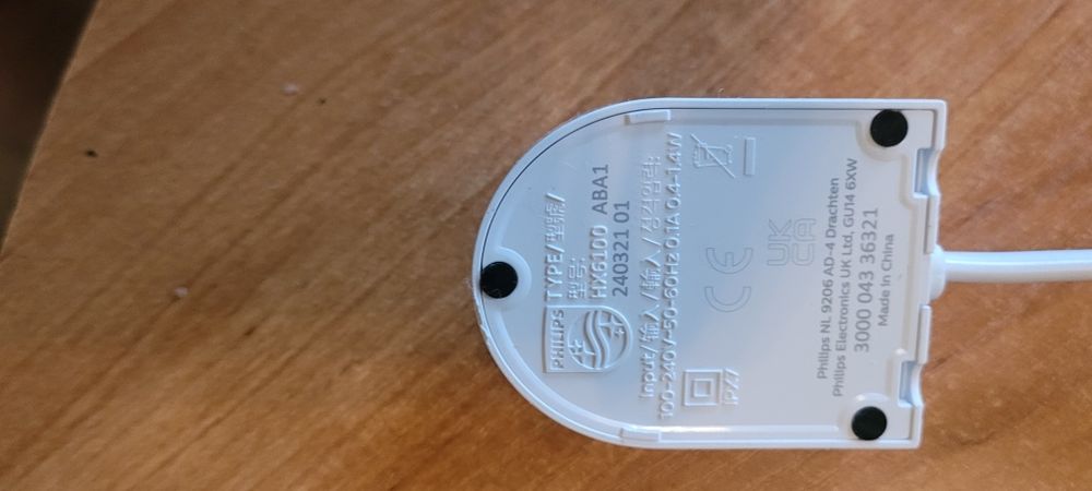 Etui do ładowania szczoteczki oraz ładowarka firmy Philips nowe