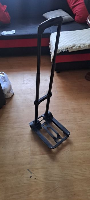 Podręczny składany  wózek transportowy.