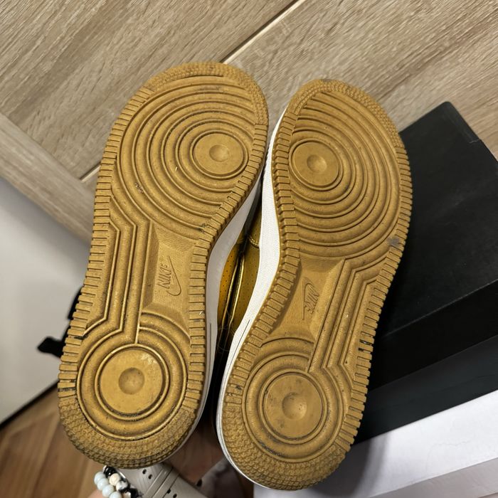 Buty Nike Air Force 1 Low złote 38,5