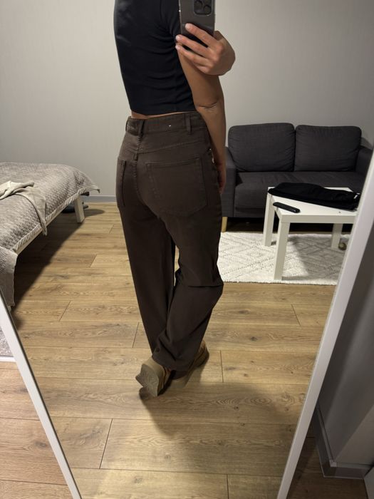 Трендові коричневі джинси Mango