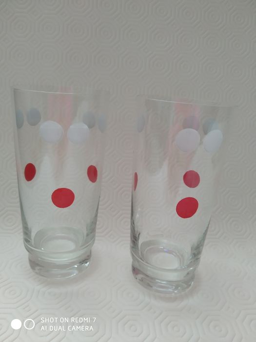 Стакани із скла.