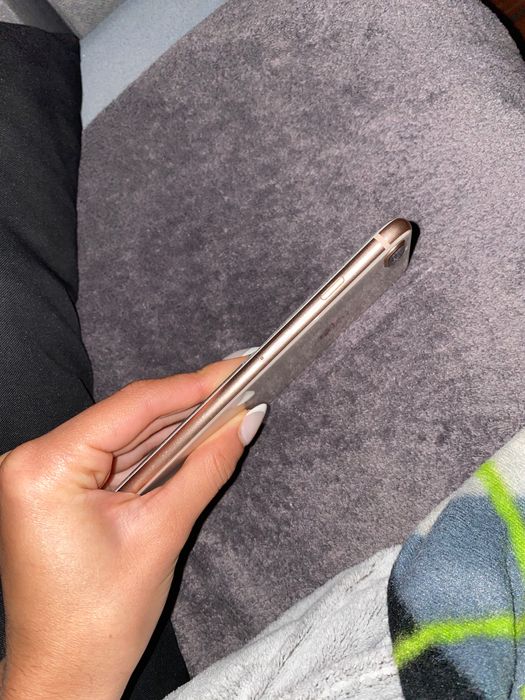 iPhone 8 Plus gold
