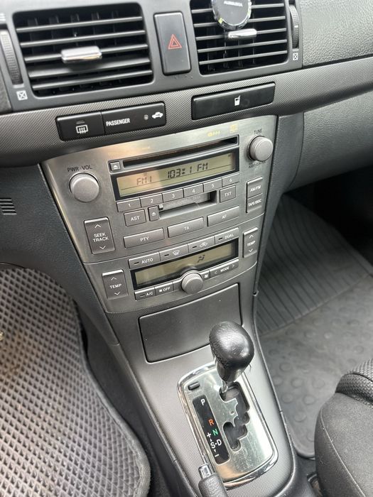Toyota Avensis! Автомат! 2.0!