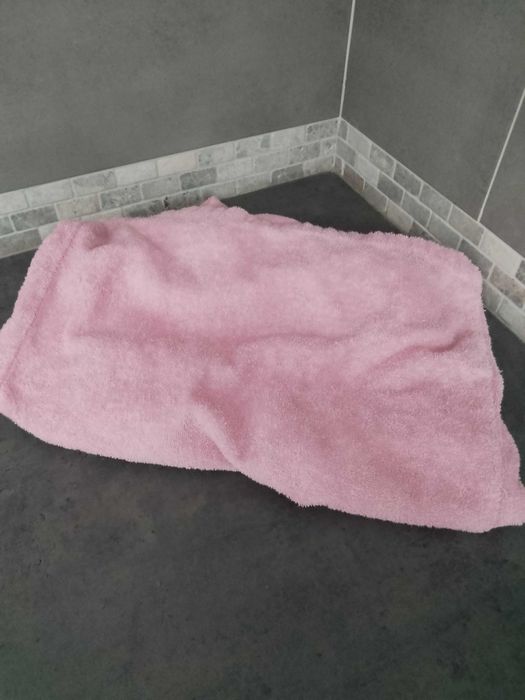 Szlafrok dla dziewczynki z półką do zawieszenia