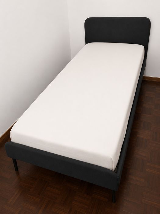 Cama de solteiro e colchão, do IKEA [como novos]