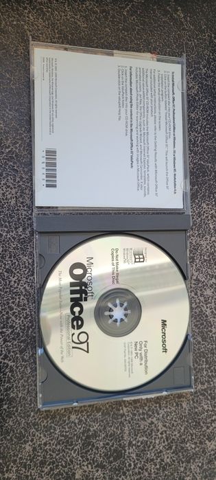 Microsoft Office 97 Professional EN RETRO

fanów retro compu