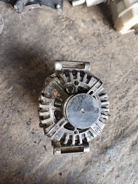 Alternator Mercedes W204 W212 Sprinter W906 2.2 CDI A0131546802