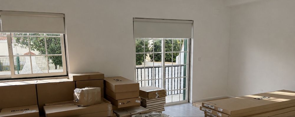 Cortinas opacas de rolo da marca Leroy brancas 150x250cm