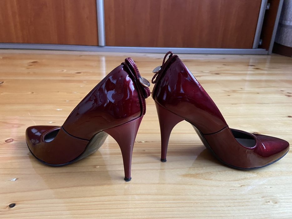 Szpilki na wysokim obcasie