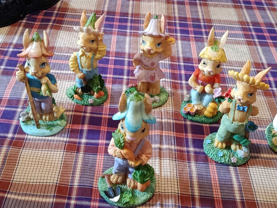 Bonecos estatuetas coelhos patos em resina decoração colecçao criança