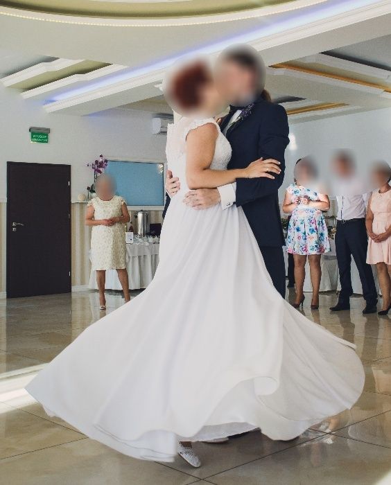 Piękna suknia ślubna rozmiar 42/44