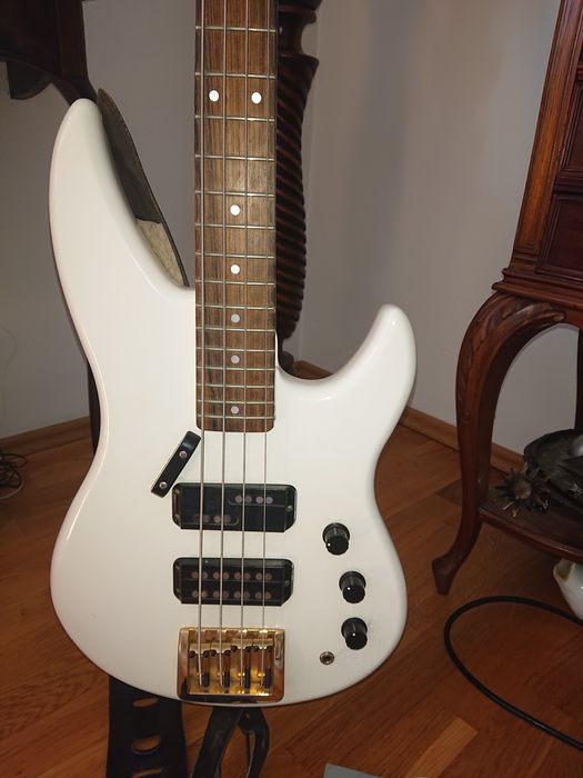 Gitara basowa Tokai made in Japan 1983