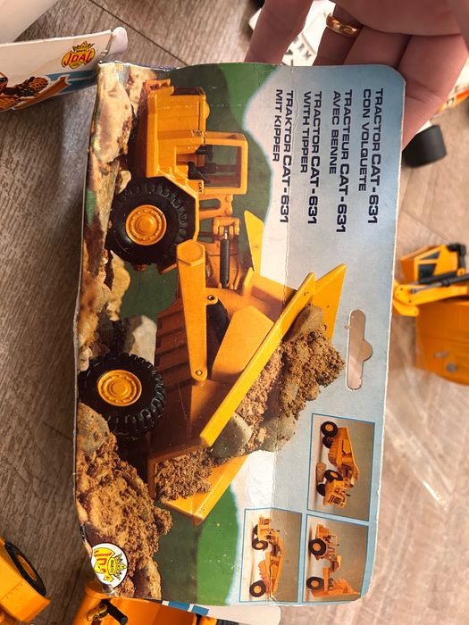 JOAL CAT‑631 – Miniatura Die‑Cast 1:70 – Com Caixa