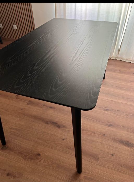 Mesa de jantar preta