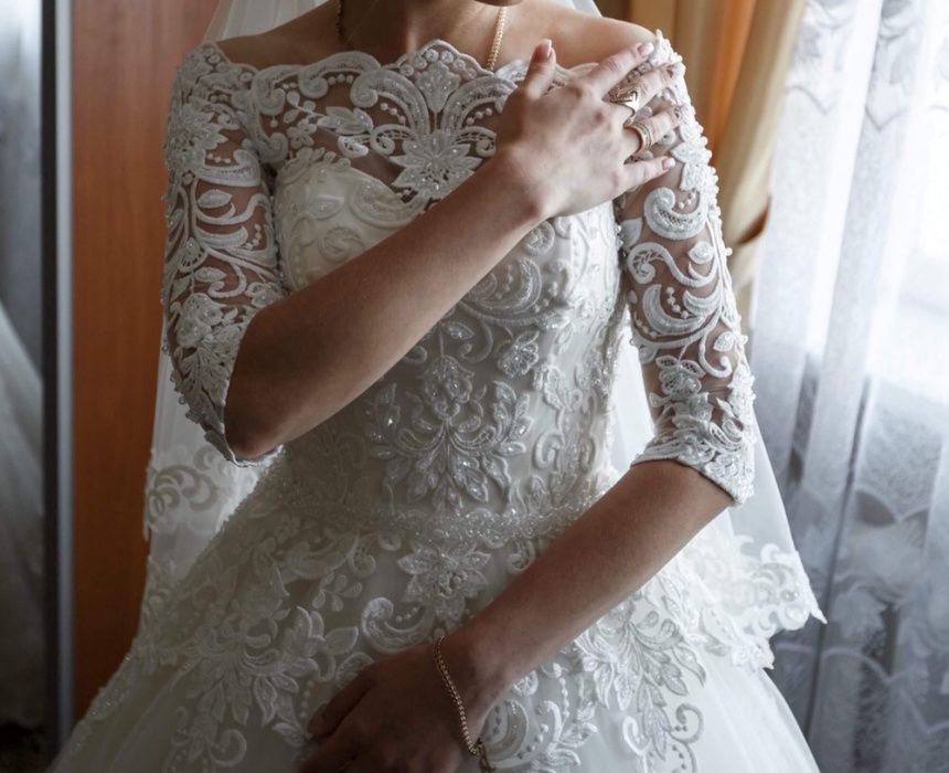 Весільна сукня