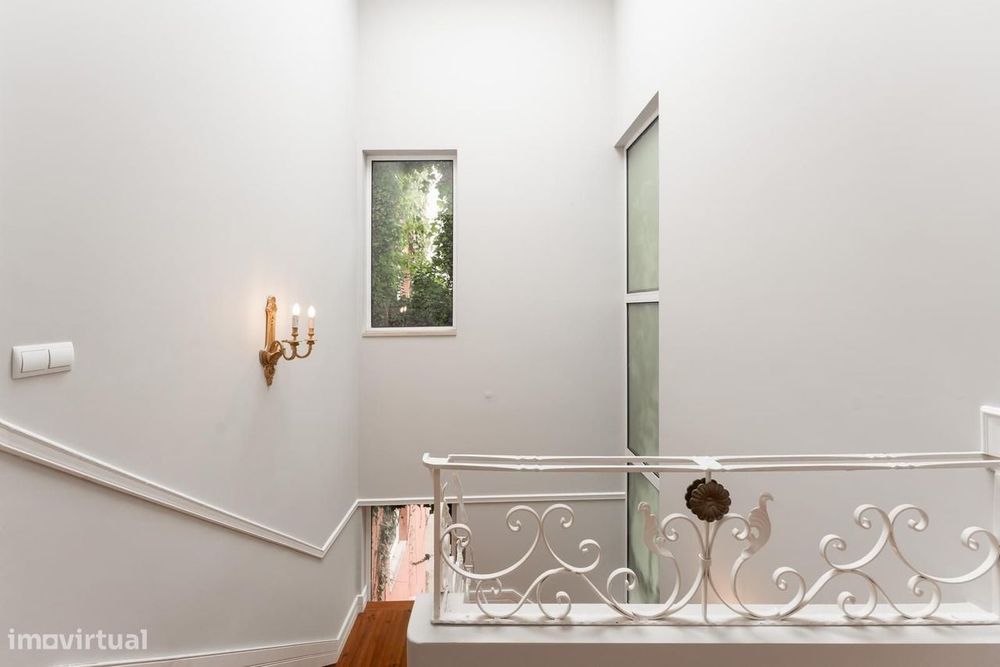 Moradia T4 + 1 com piscina, Pena, Lisboa