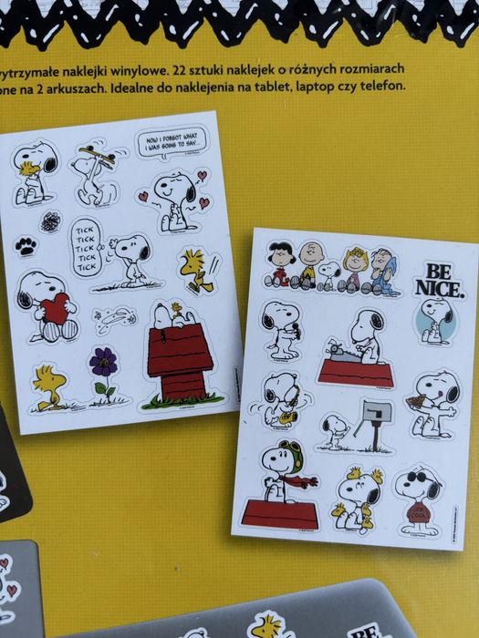 Naklejki na laptop tablet telefon Peanuts Snoopy Empik