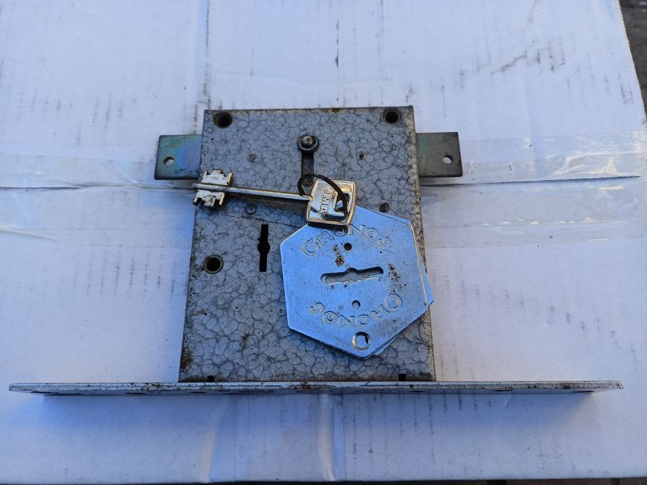 Замок на броньовані двері,Cronos