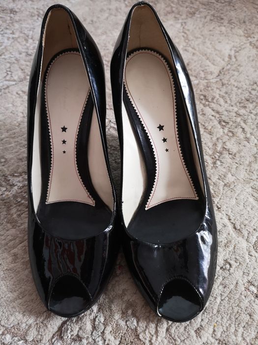 Buty river Island, koturna