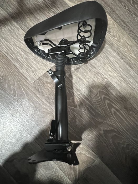 Електросамокат GIANT Outlander M11