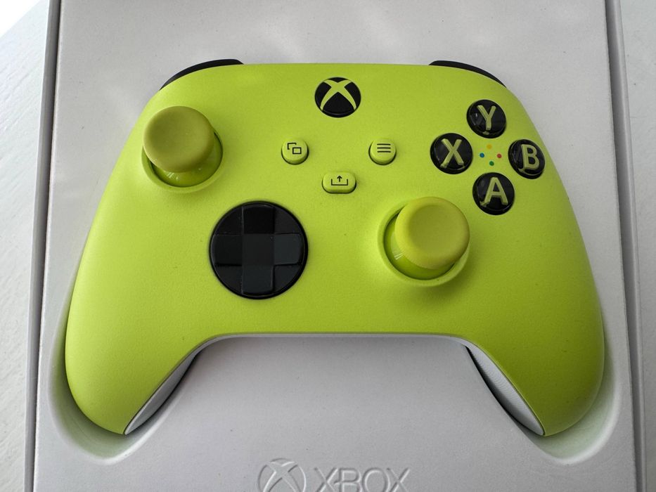 Геймпад Microsoft Xbox Series X/S Wireless Controller Electric Volt
