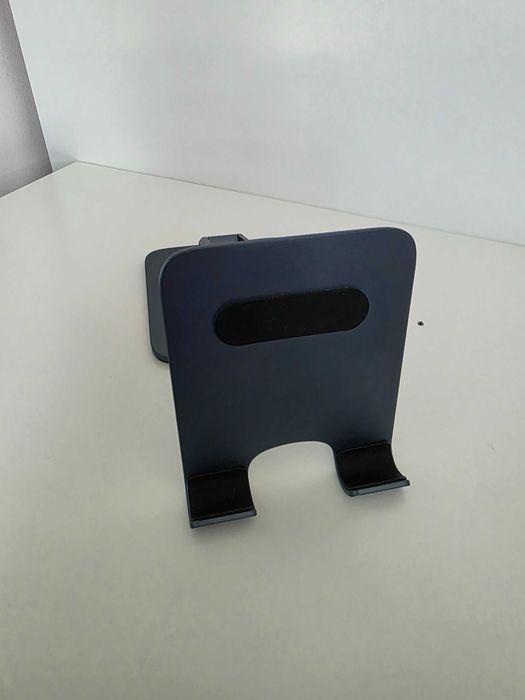 Uchwyt marki Baseus do telefonu, tabletu jak nowy.