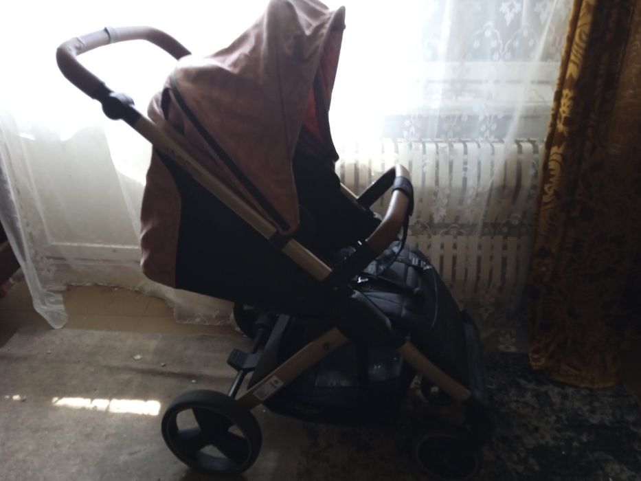 Коляска прогулочная Carello