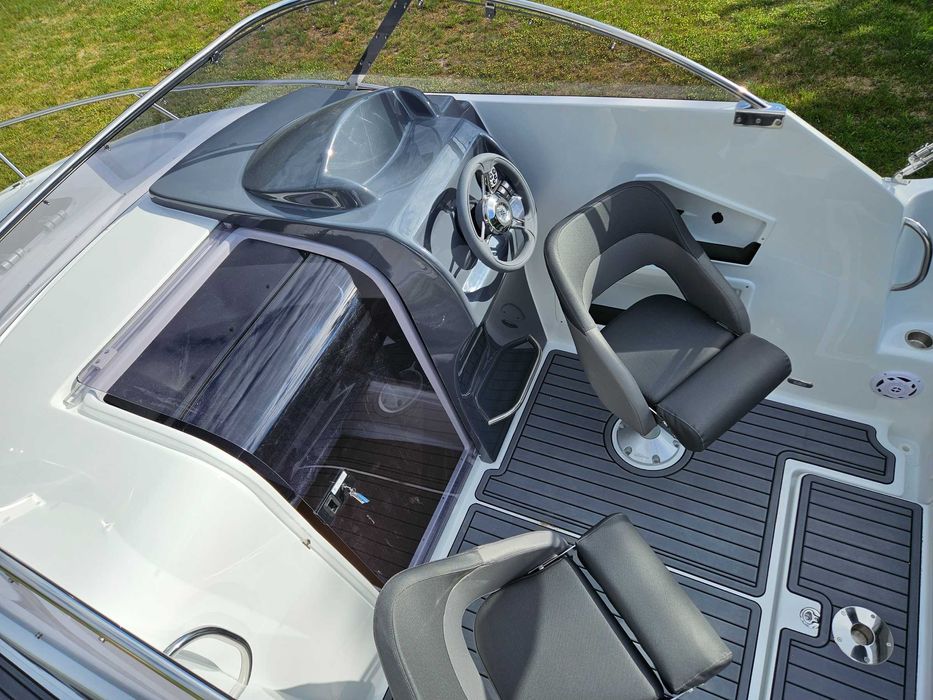 Łódź motorowa, kabinowa SCALAR 560