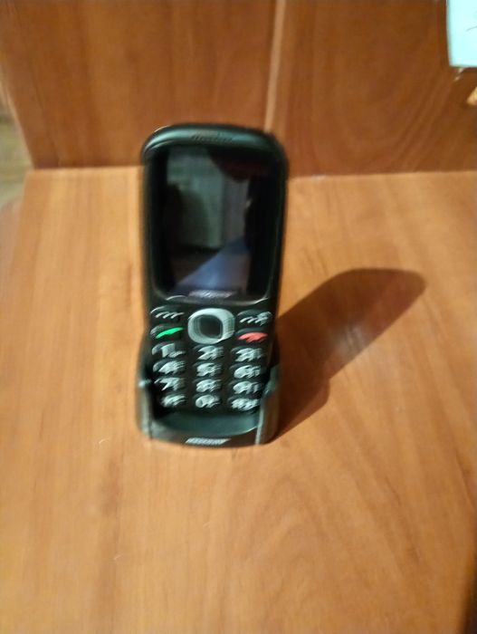 Telefon Maxcon dla seniora