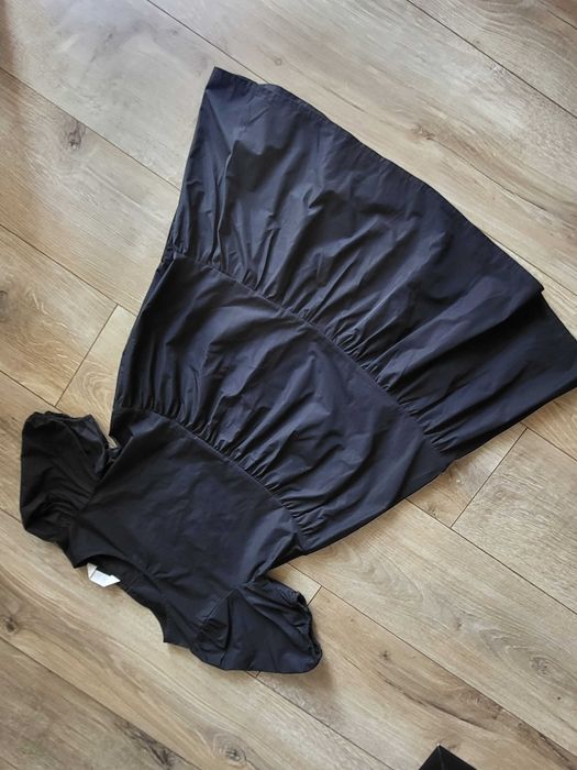 Prześliczna sukienka czarna h&m r. 134 stan nowa