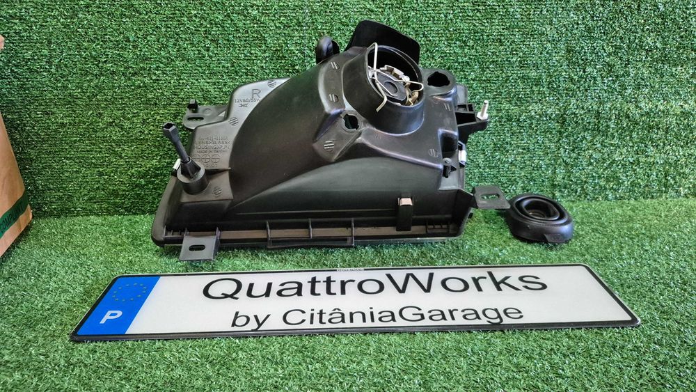 Otica Farol Direito Ford Transit 1995 a 2000 Ref. 431-1151R-LD-EM NOVO DEPO