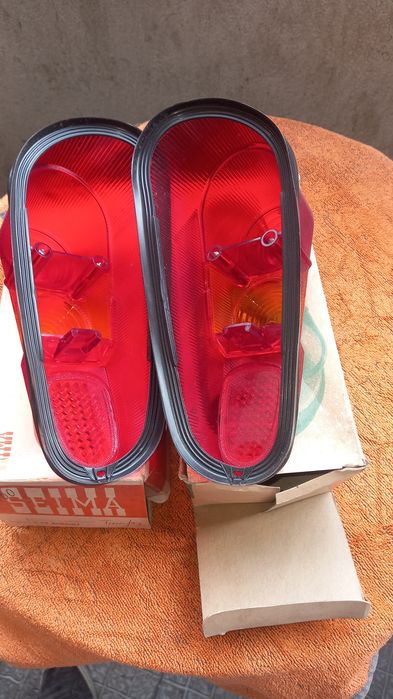 Farolin renault 4L varios  preços  ler anúncio