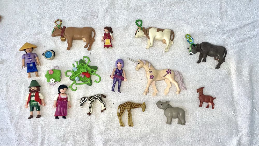 Conjunto de figuras e acessórios playmobil